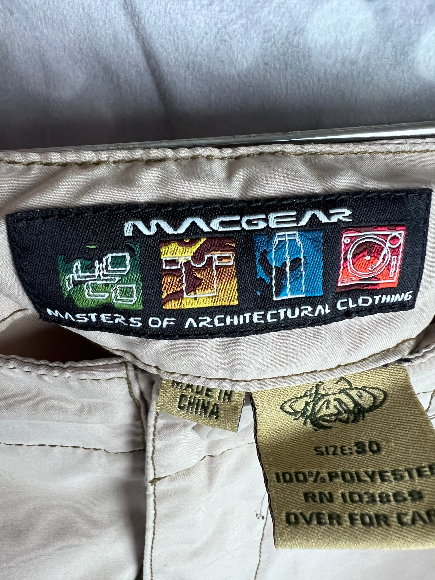 Vintage Y2K MACGEAR Long Cargo Rave Shorts Men's Size 30