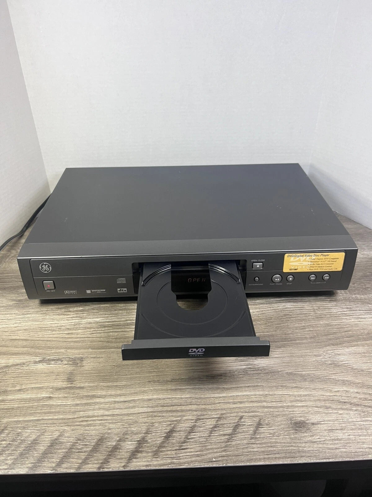 General Electric DVD Video Disc Player Model GE1106P - No Remote
