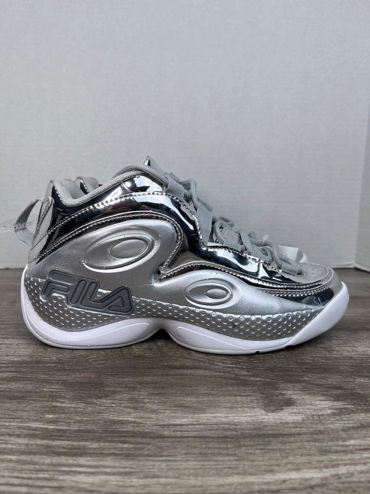 Fila Grant Hill 3 Silver Metallic 1BM01759-050 Men’s Size 6.5 Basketball Shoe